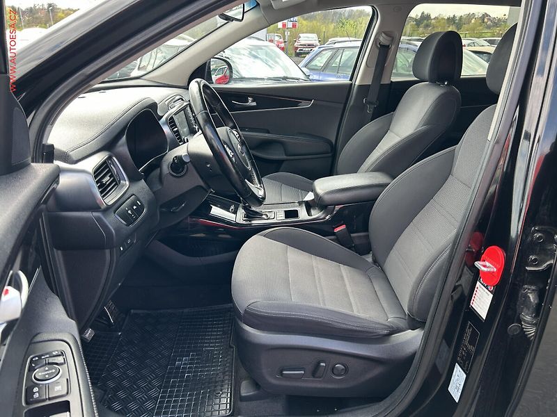 Kia Sorento (2015) 2.2CRDI 4x4, AT, STK1/28 - fotka 9 z 15