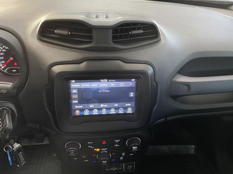 Jeep Renegade 1.0 T  6M ČR 1.MAJ. SERVISKA  - fotka 26 z 31