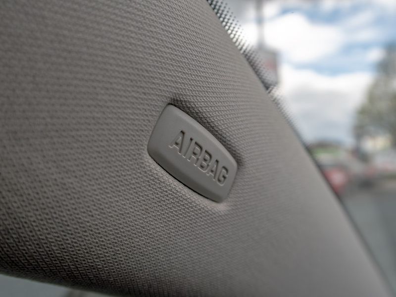 Škoda Octavia (2011) ČR 2.0TDI 103KW – VÝHŘEV - fotka 31 z 42