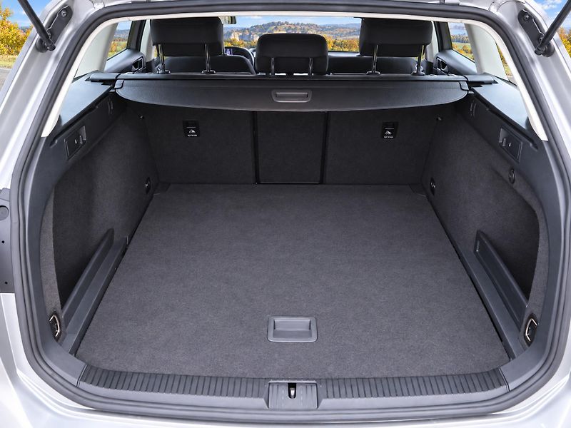 Volkswagen Passat 1,6 TDI Comfortline LED - fotka 10 z 28