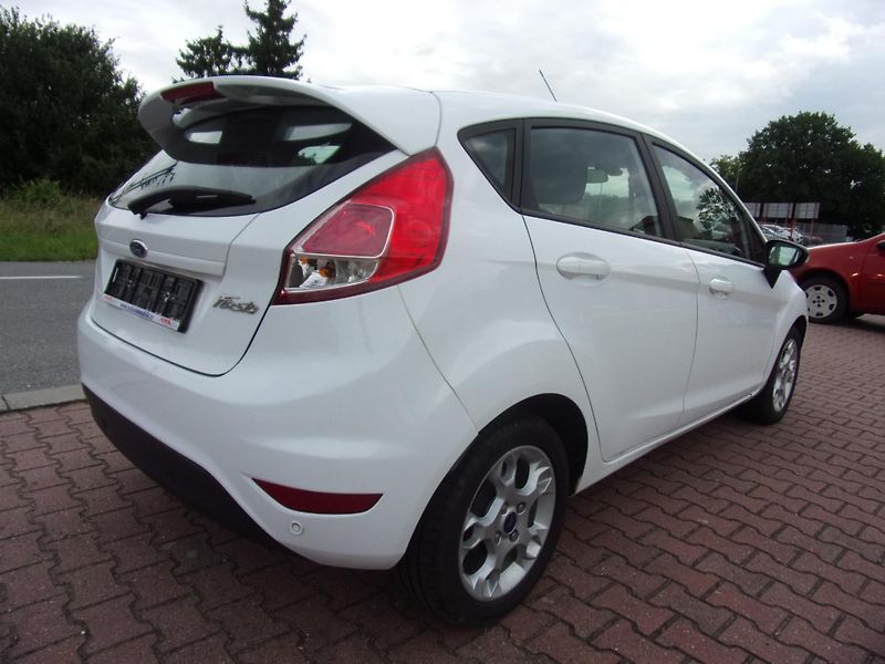 Ford Fiesta (2015) 1,5 - ZADÁNO - fotka 9 z 28
