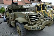 Veteránský závod odstartoval ve Velvarech na náměstí. Cíl byl na náměstí ve Slaném.