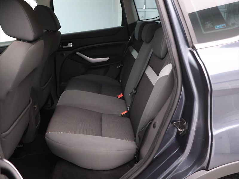 Ford Kuga 2.0 TDCI 103kW 4x4 Tažné CZ - fotka 13 z 24