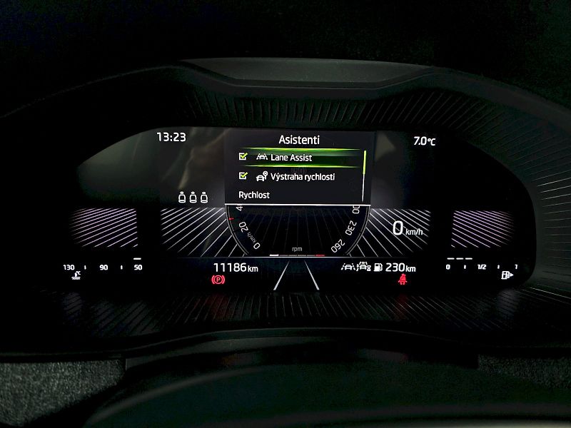 Škoda Scala (2025) 1.0TSI 85kW SELECTION - fotka 16 z 25