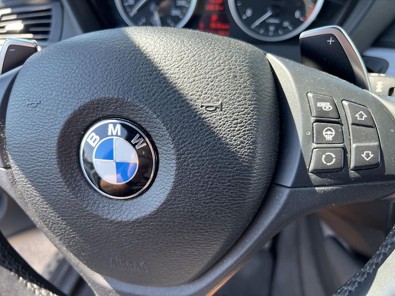 BMW X6 M50D xDrive 280kw KOUPENO V ČR - fotka 19 z 47