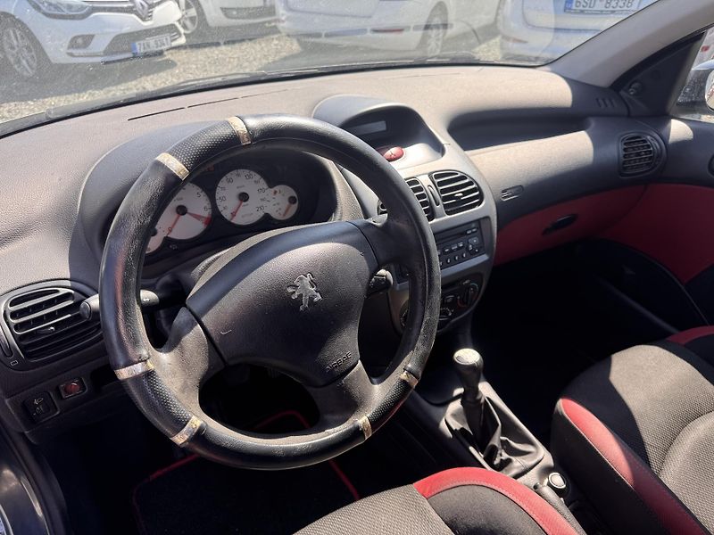 Peugeot 206 1.4i, 55 kW,sw,1.Majitel - fotka 12 z 20