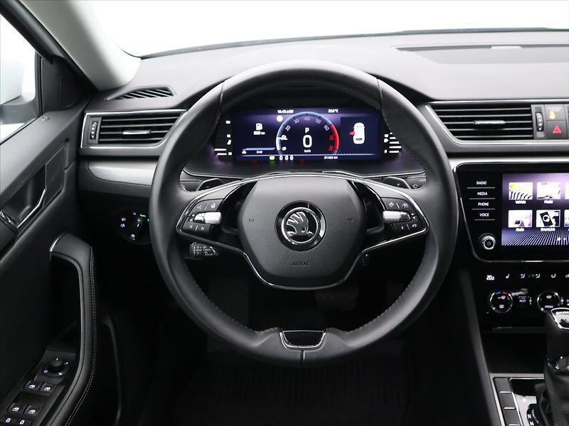 Škoda Superb 1,5 TSI 110kW Style DSG CZ DPH - fotka 19 z 33