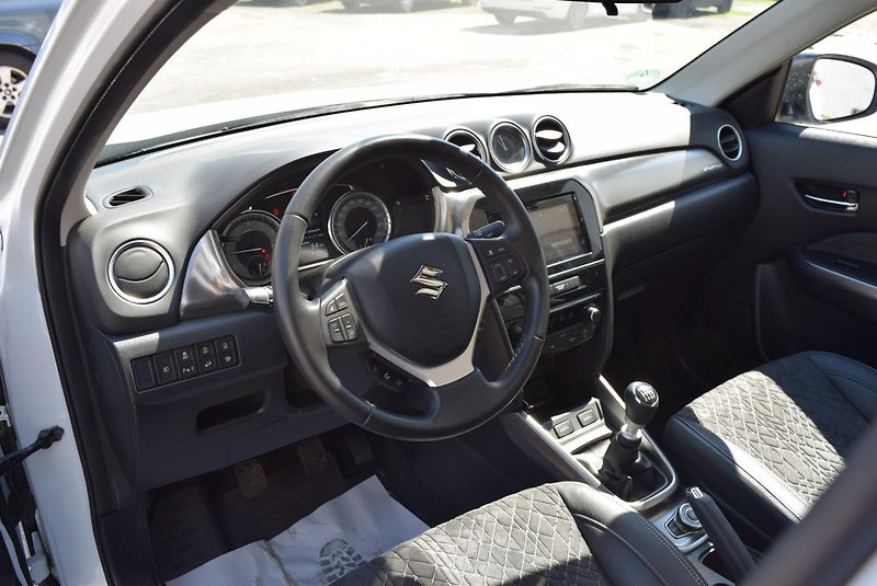 Suzuki Vitara (2019) 1.4 103kw BOOSTER JET ALL GRIP - fotka 24 z 50