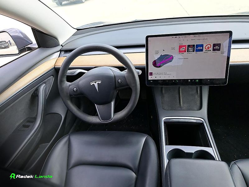 Tesla Model 3 (2021) Šedá metalíza, Tažné zařízení - fotka 7 z 11