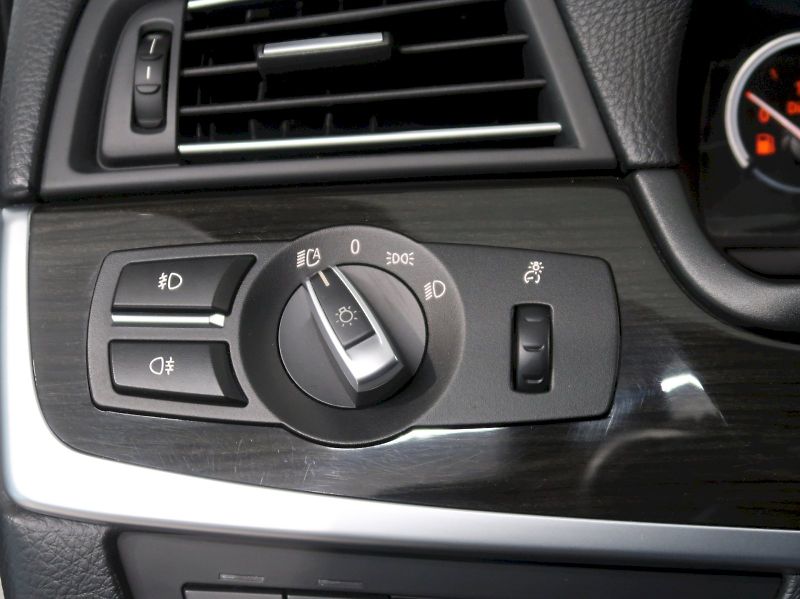 BMW Řada 5 (2012) 535d 230KW NAVI XENON - fotka 33 z 41
