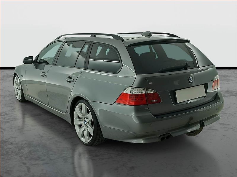 BMW Řada 5 (2010) 530d, Automat, Tažné - fotka 4 z 25