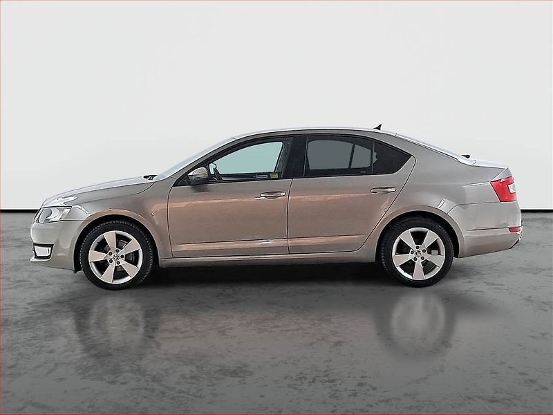 Škoda Octavia (2014) 1.6 TDI, Tempomat - fotka 3 z 19