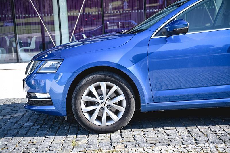 Škoda Octavia Combi 1.5 Tsi G-Tec Style 7st  - fotka 4 z 25