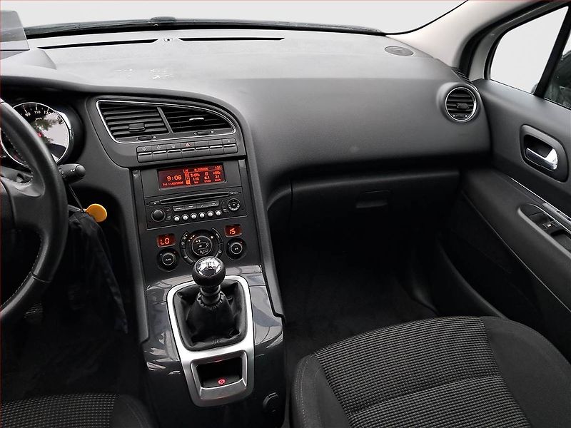 Peugeot 5008 (2011) 1.6 HDi, Serv.kniha, Tempomat - fotka 8 z 14