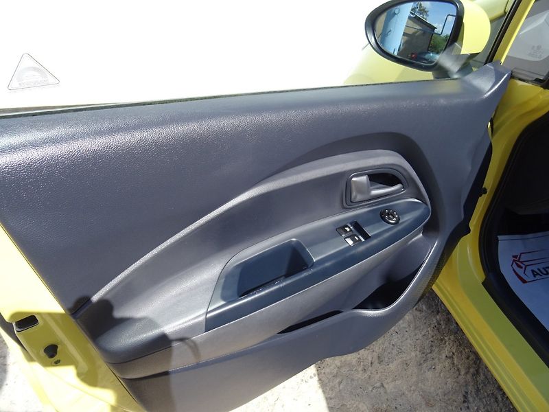 Kia Rio (2017) 1.2i,61kW,1majČR,S.kni,ALU - fotka 15 z 22