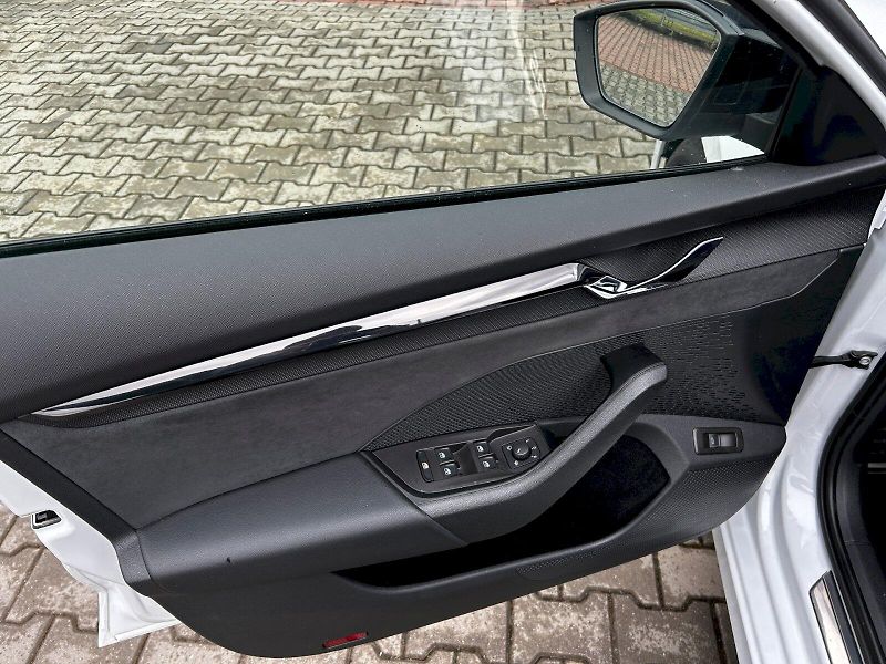 Škoda Octavia (2024) Combi 2.0 TDI 147kW DSG 4x4 RS - fotka 24 z 35