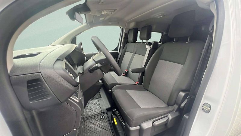 Opel Vivaro L2 (L) Crew Van 2.0 CDTi (106k - fotka 28 z 43