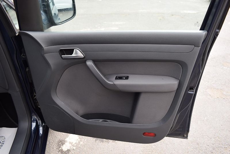 Volkswagen Caddy (2015) 2.0TDI 103kw TRENDLINE TAŽNÉ  - fotka 35 z 49