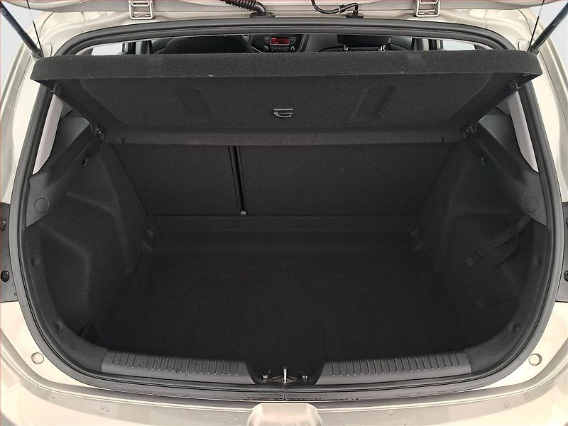 Kia Ceed (2017) 1.4 CVVT, Park. senzory - fotka 14 z 16