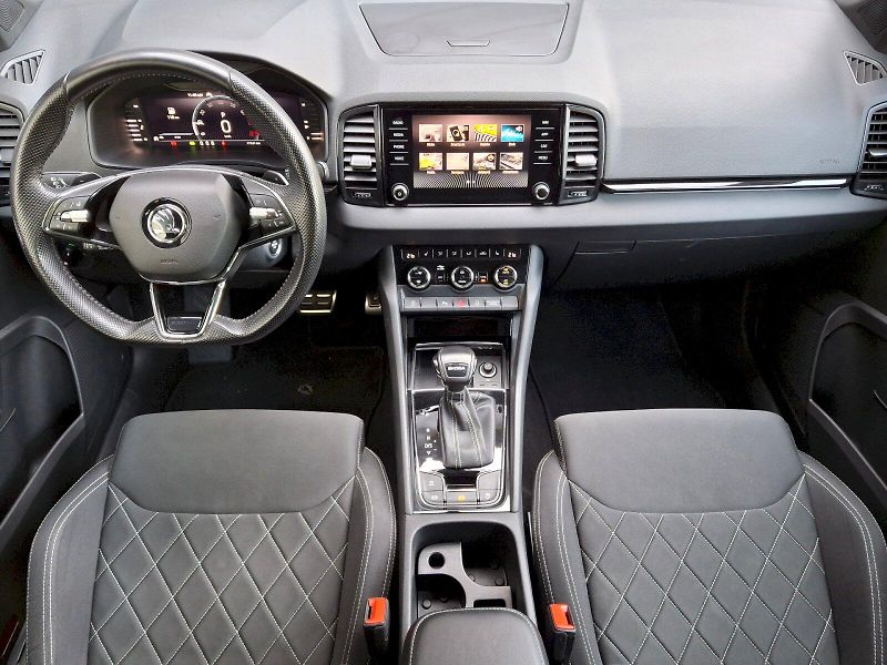 Škoda Karoq (2023) Sportline DSG 1,5TSi 110kW - fotka 5 z 35