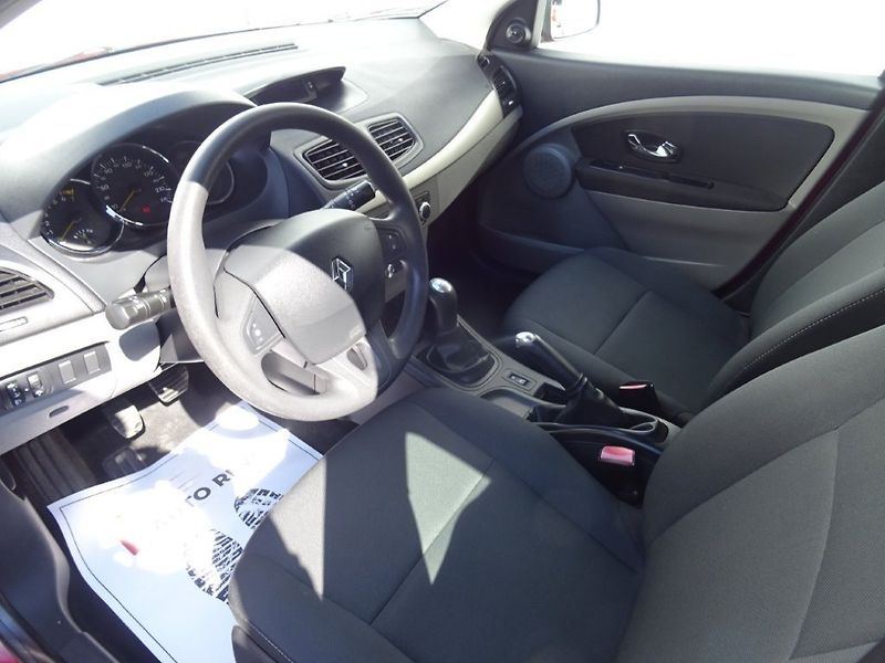 Renault Mégane (2012) 1.6i,74kW,NovéČR,s.kniha - fotka 7 z 22