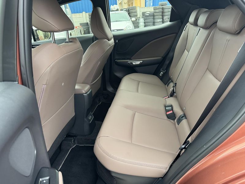 Lexus LBX (2025) 1.5 hybridní/Benzín ELEGANT T. - fotka 20 z 28