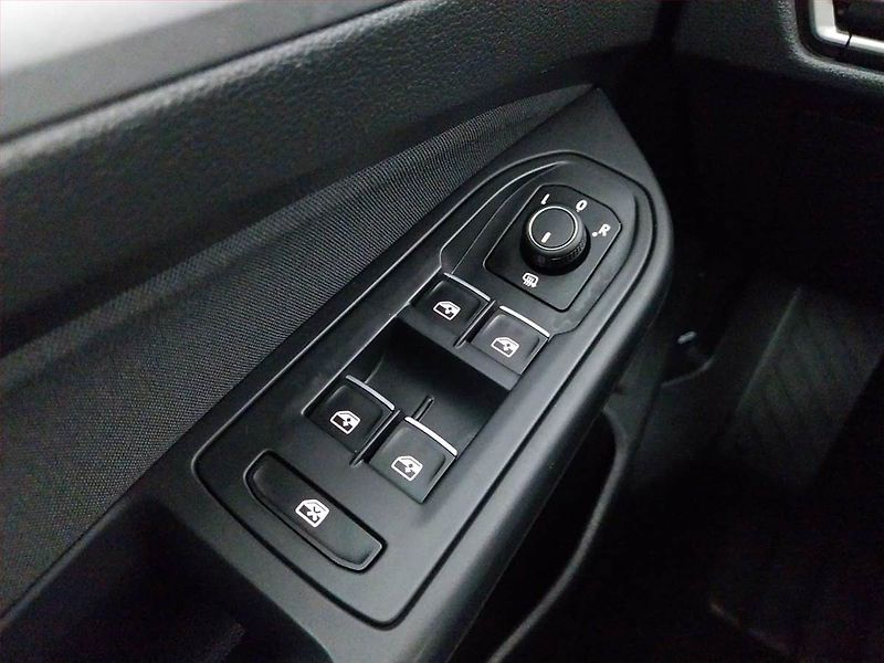 Volkswagen Golf (2021) Comfortline 2.0 TDI - fotka 17 z 20