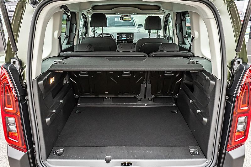 Citroën Berlingo (2026) 1,2 PLUS Petrol 110k Manual - fotka 7 z 17