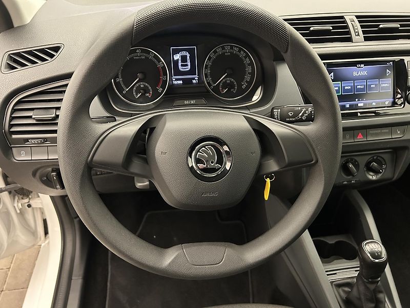 Škoda Fabia 1.0 TSI Active Plus - fotka 8 z 21