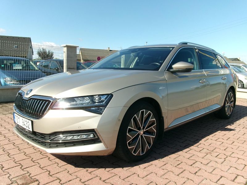 Škoda Superb (2022) 2,0TDI L&K 4x4 DSG ACC MATRIX - fotka 2 z 49
