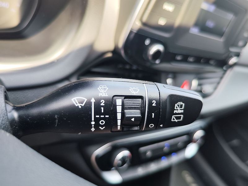 Hyundai i30 1.5i/81kW Start Plus - fotka 21 z 24