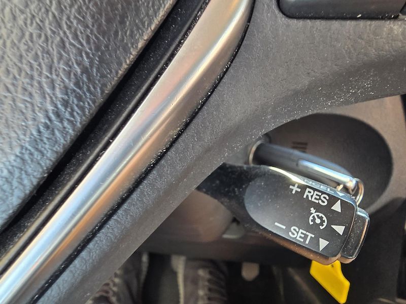 Toyota Corolla 1.6-AUTOMAT-NAVI-KAMERA - fotka 24 z 26