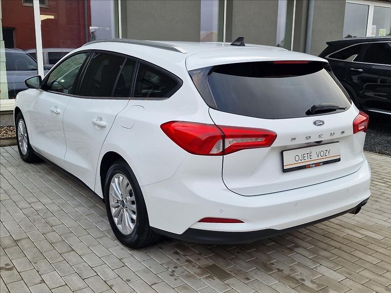 Ford Focus 1.5TDCi 88kW Titanium,ČR,1.Maj - fotka 8 z 48