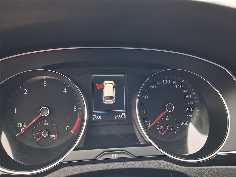 Volkswagen Passat 2,0 2.0TDi, metrix, DPH - fotka 15 z 19