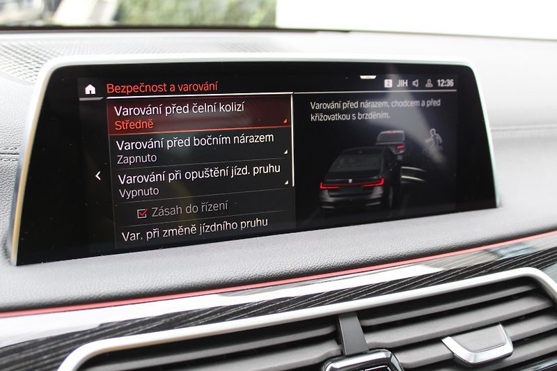 BMW Řada 7 740Ld xDrive Sedan - fotka 24 z 29