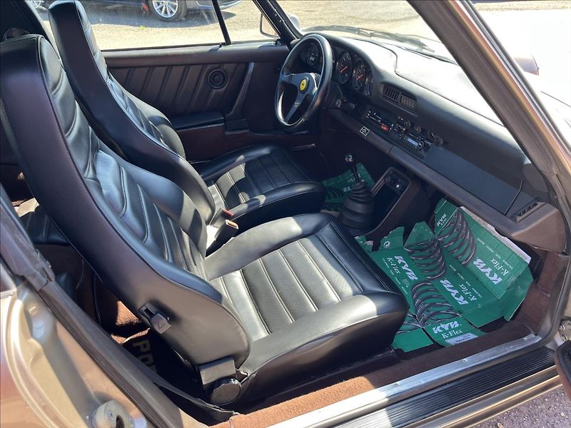 Porsche 911 3.0 SC HISTORICKÉ VOZIDLO - fotka 10 z 40
