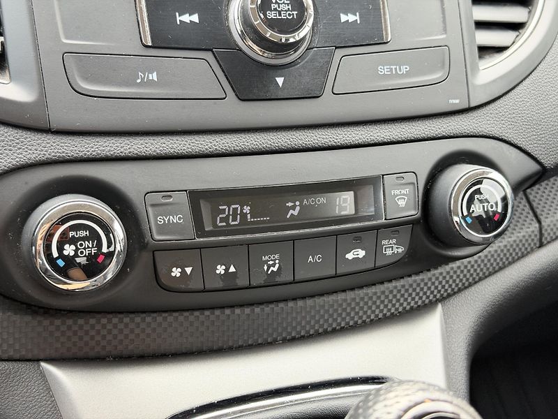 Honda CR-V  2.0I Comfort 4WD - fotka 12 z 23