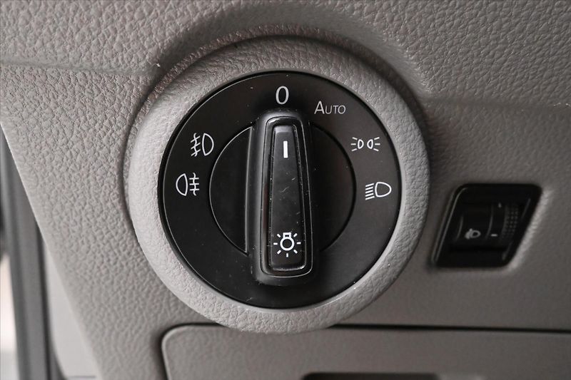 Volkswagen Transporter 2,0 110kW AC DSG Navi Záruka a - fotka 26 z 29
