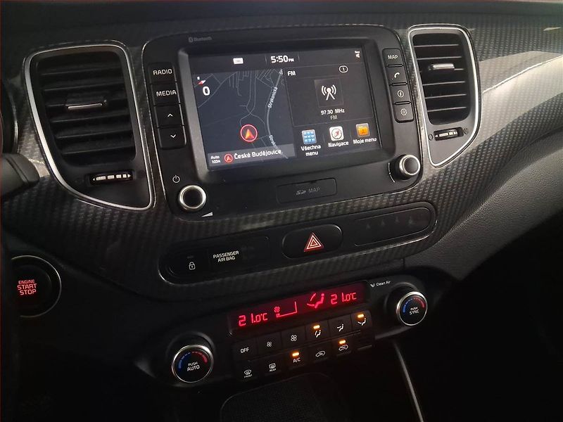 Kia Carens (2017) 1.6 GDI, Navi, Vyhř. sedaček - fotka 12 z 16