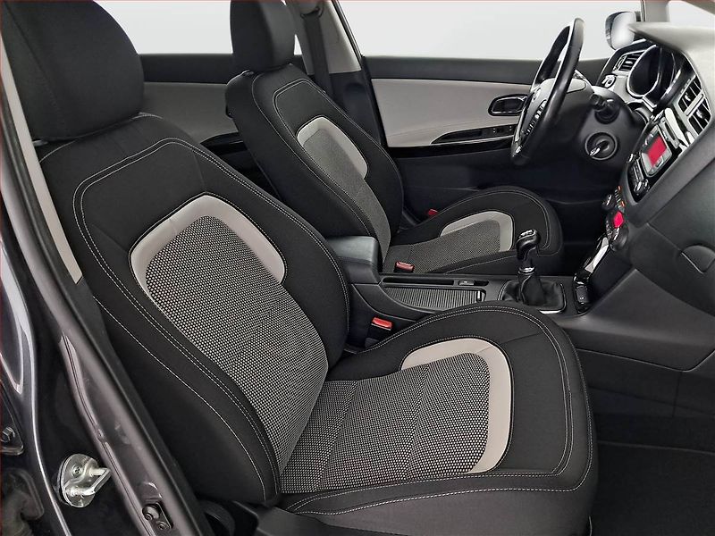 Kia Ceed (2014) 1.6 CRDi, ČR,1.maj, Tempomat - fotka 9 z 17