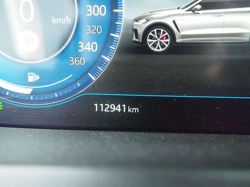 Jaguar F-Pace (2019) 5.0 SVR 550HP, Plný servis - fotka 30 z 43