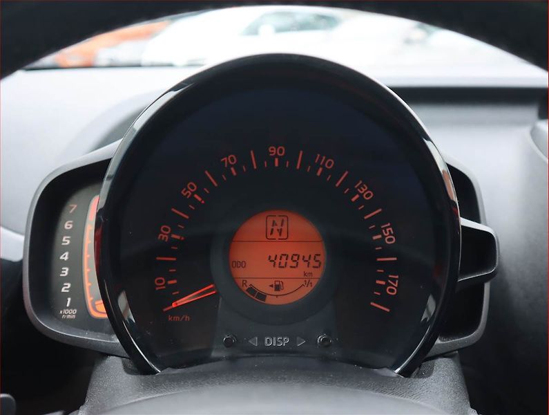 Toyota Aygo (2018) x-cite 1.0 VVT-i, Automat - fotka 11 z 18