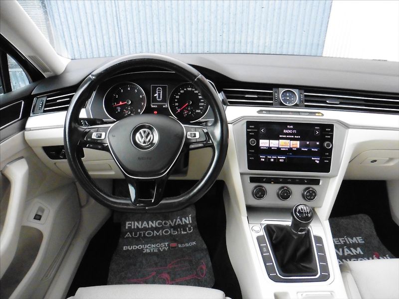 Volkswagen Passat Variant 1,4 TSi Comfortline - fotka 9 z 14