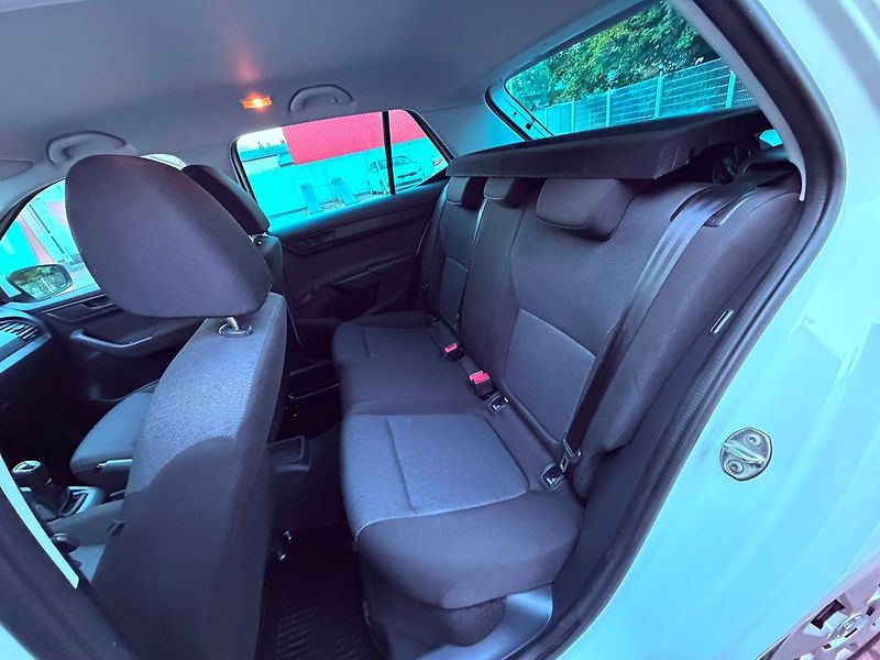 Škoda Fabia 1.0 MPi Ambition - fotka 11 z 24