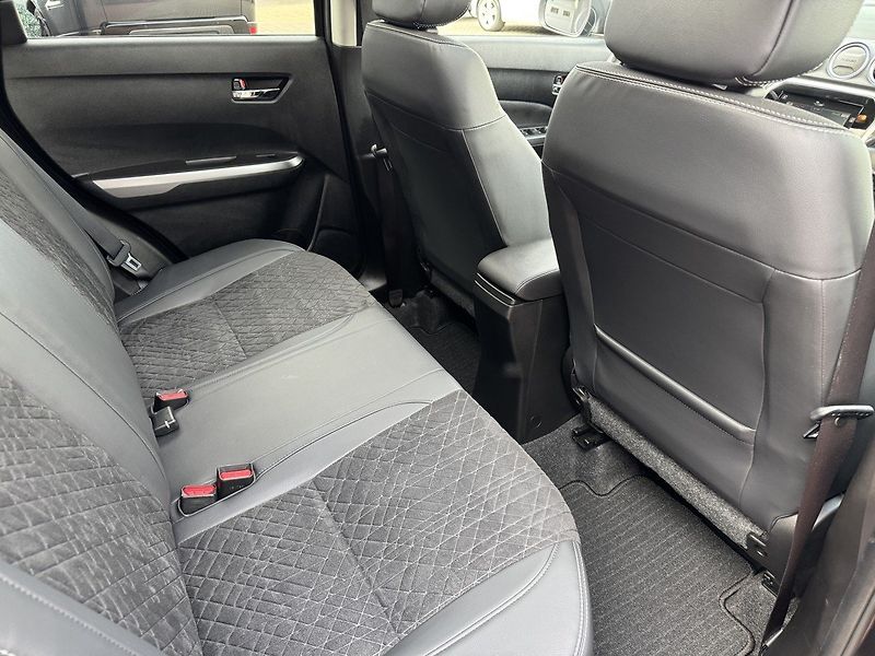 Suzuki Vitara (2023) 1.4i BoosterJet Allgrip ZÁRUKA - fotka 20 z 48