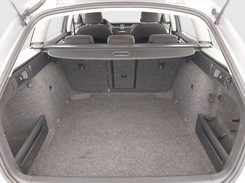 Škoda Octavia (2013) Elegance 1.6 TDI, Serv.kniha - fotka 14 z 19