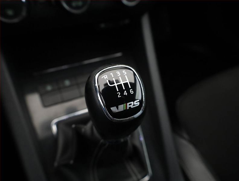 Škoda Octavia (2013) RS 2.0 TDI, Xenony, Tempomat - fotka 11 z 19