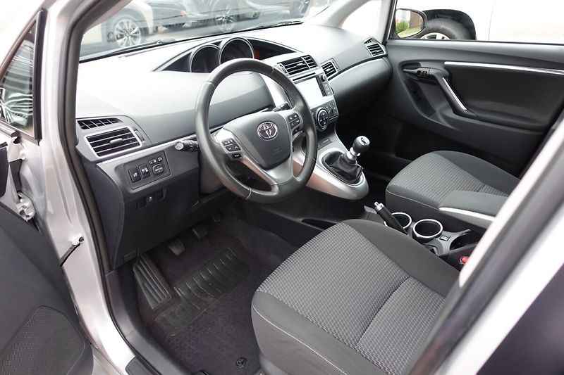 Toyota Verso 1,8VVTi 108kW 6M/T Active Supe - fotka 10 z 26