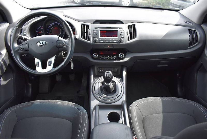 Kia Sportage 1,6 16V 1.M, PDC,KAMERA,AKCE - fotka 9 z 19
