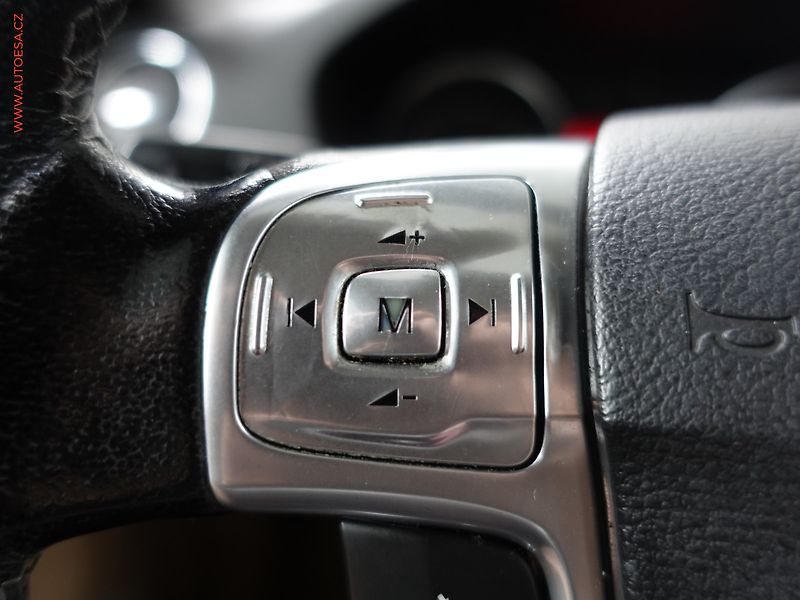 Ford Mondeo (2009) 2.0TDCi, AC, park.čidla - fotka 16 z 22